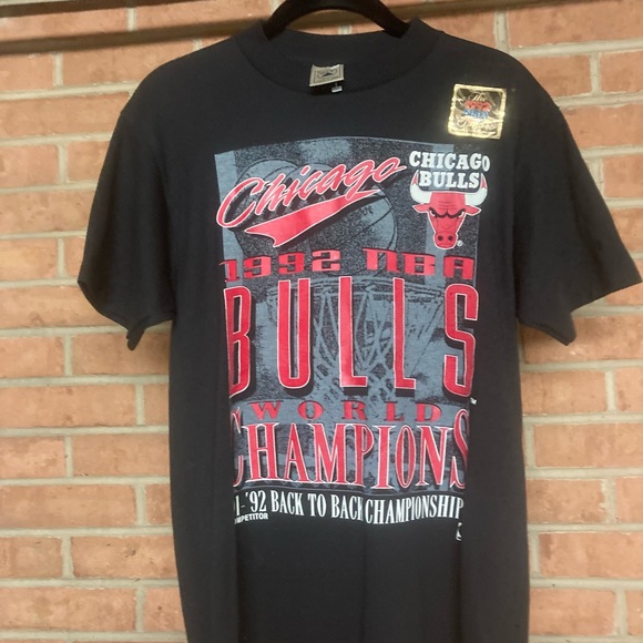 Vintage 1992 NBA Licensed Chicago Bulls World Championship T-shirt (Back 2 Back) - Picture 3 of 10